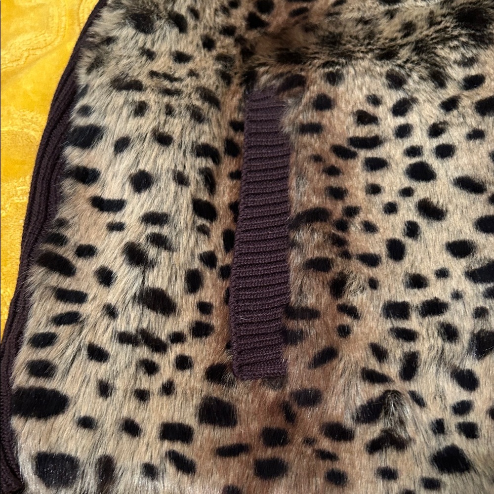 Leopard Print Faux Fur women’s vest with pockets, size medium NWT - Picture 5 of 9